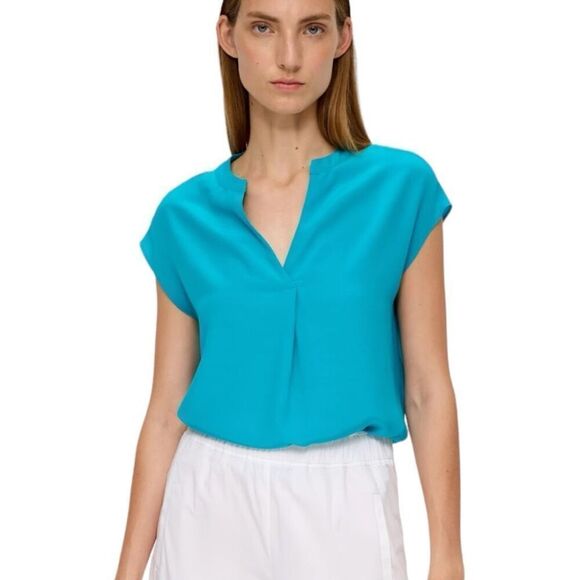 Wanna B Me Aqua cap sleeve Top Size Medium V-Neck - Picture 1 of 6
